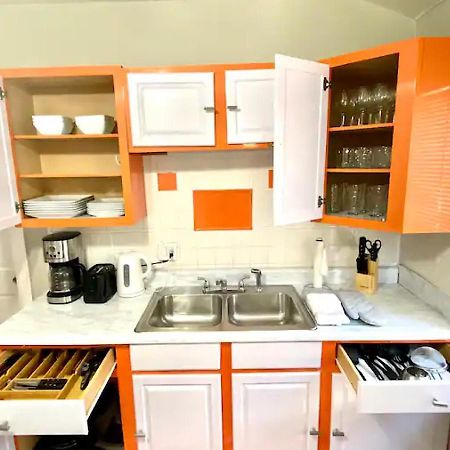 Willa La Naranja Retreat - Cozy Duplex Near Downtown With Parking, 300 Mb Wifi & Self Check In Cleveland Zewnętrze zdjęcie