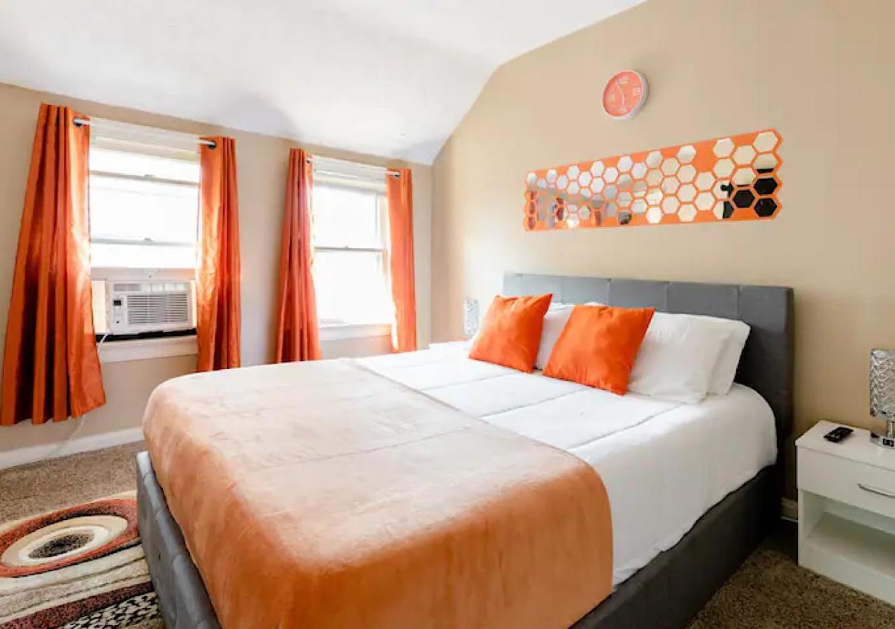 Willa La Naranja Retreat - Cozy Duplex Near Downtown With Parking, 300 Mb Wifi & Self Check In Cleveland Zewnętrze zdjęcie