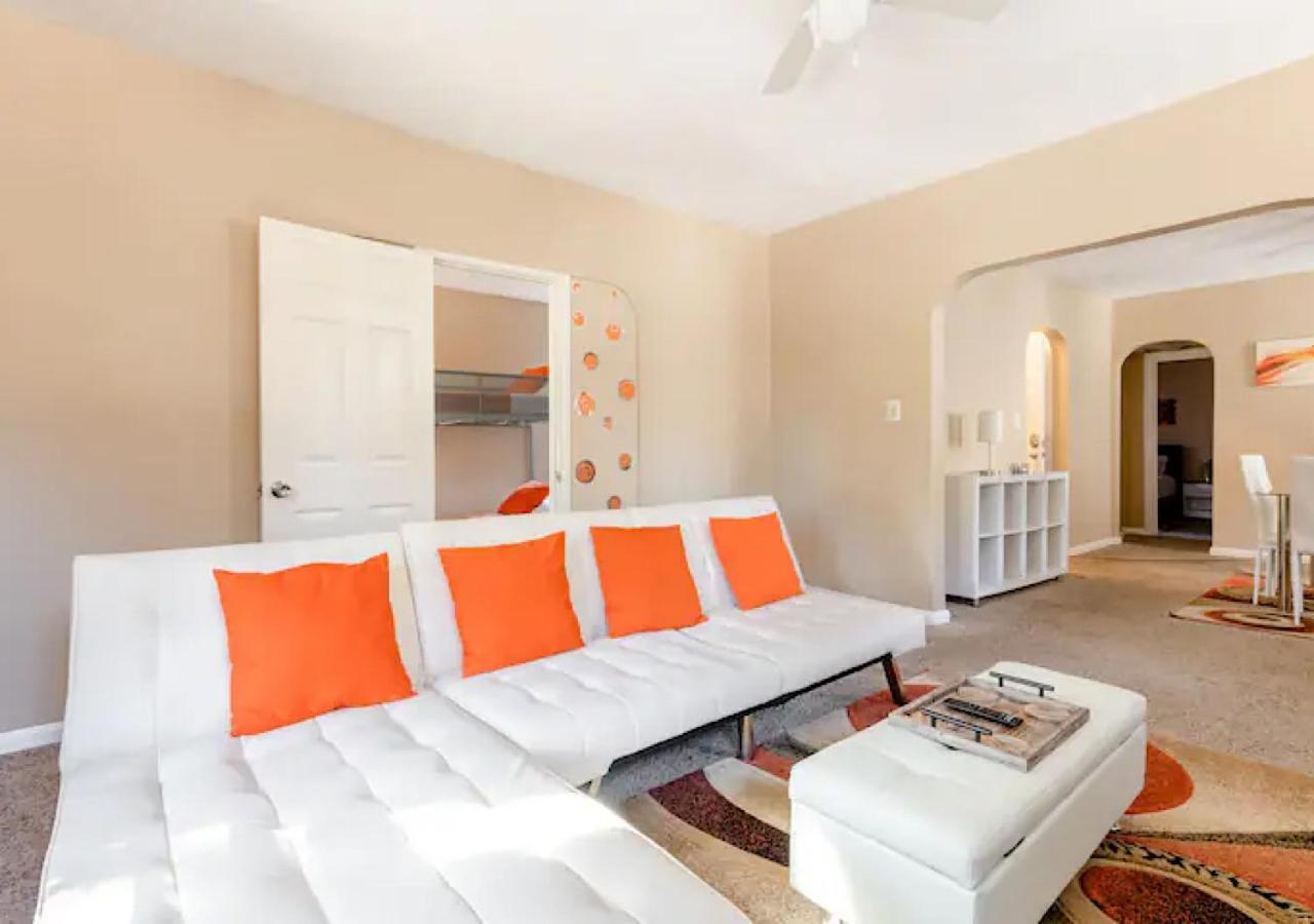 Willa La Naranja Retreat - Cozy Duplex Near Downtown With Parking, 300 Mb Wifi & Self Check In Cleveland Zewnętrze zdjęcie