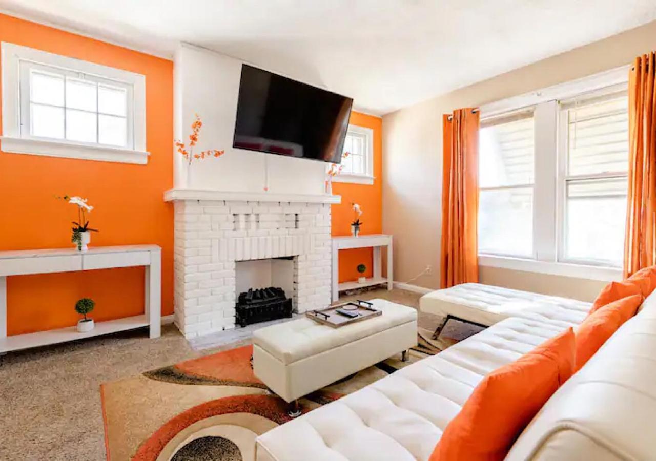 Willa La Naranja Retreat - Cozy Duplex Near Downtown With Parking, 300 Mb Wifi & Self Check In Cleveland Zewnętrze zdjęcie