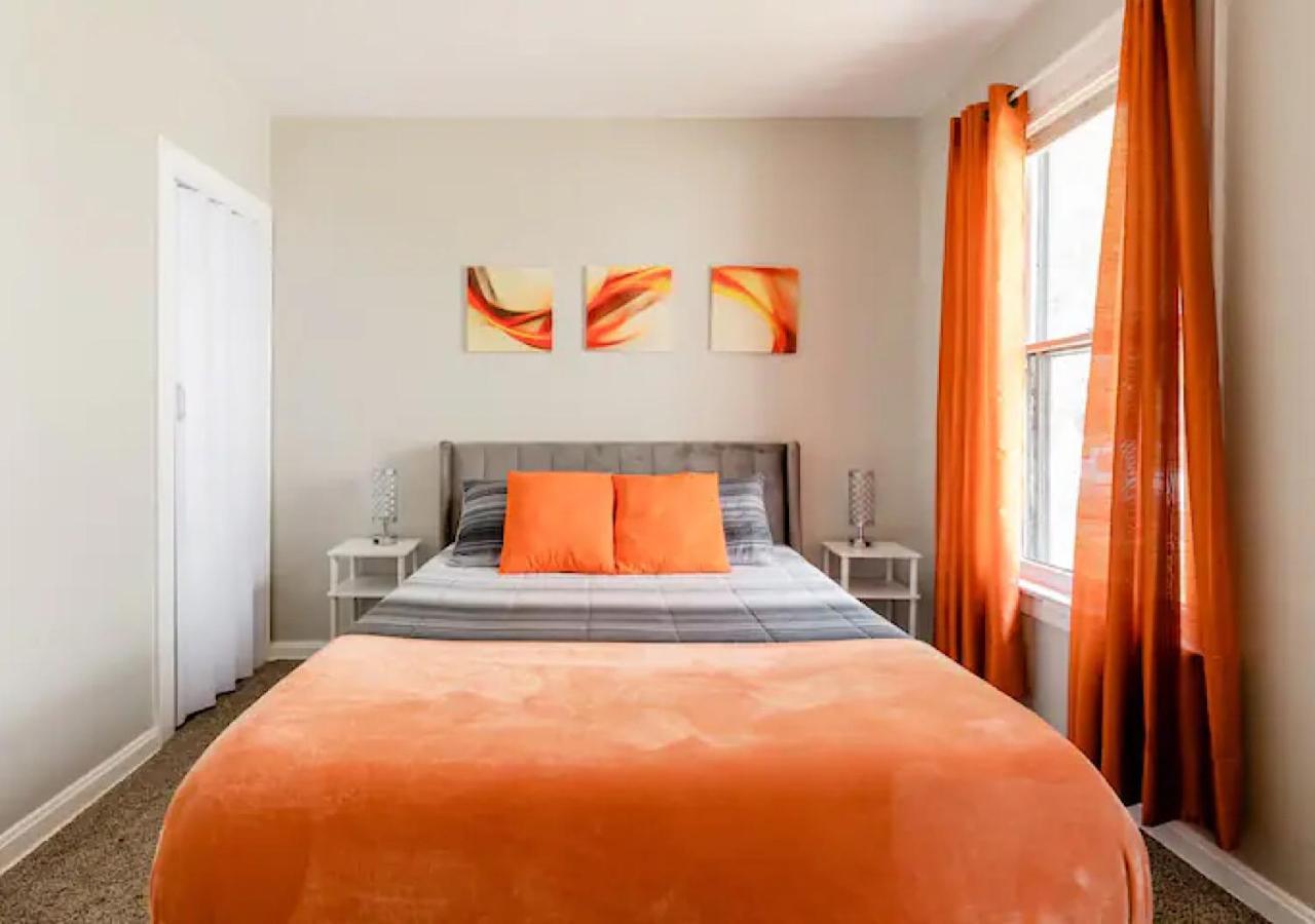 Willa La Naranja Retreat - Cozy Duplex Near Downtown With Parking, 300 Mb Wifi & Self Check In Cleveland Zewnętrze zdjęcie