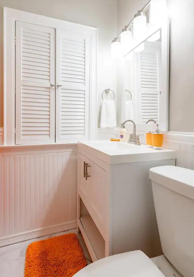 Willa La Naranja Retreat - Cozy Duplex Near Downtown With Parking, 300 Mb Wifi & Self Check In Cleveland Zewnętrze zdjęcie