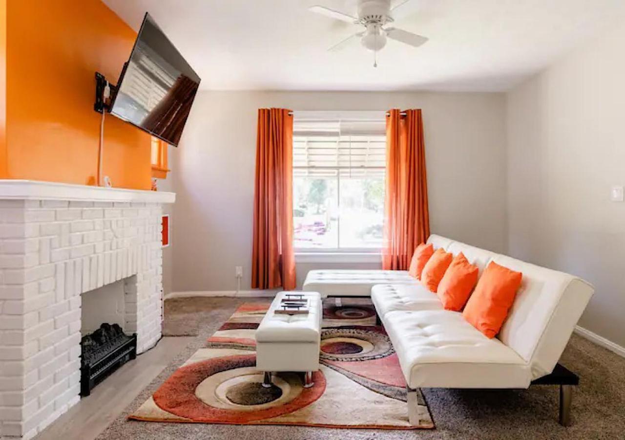 Willa La Naranja Retreat - Cozy Duplex Near Downtown With Parking, 300 Mb Wifi & Self Check In Cleveland Zewnętrze zdjęcie