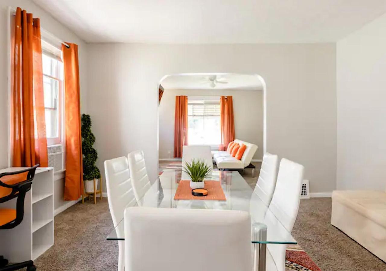 Willa La Naranja Retreat - Cozy Duplex Near Downtown With Parking, 300 Mb Wifi & Self Check In Cleveland Zewnętrze zdjęcie
