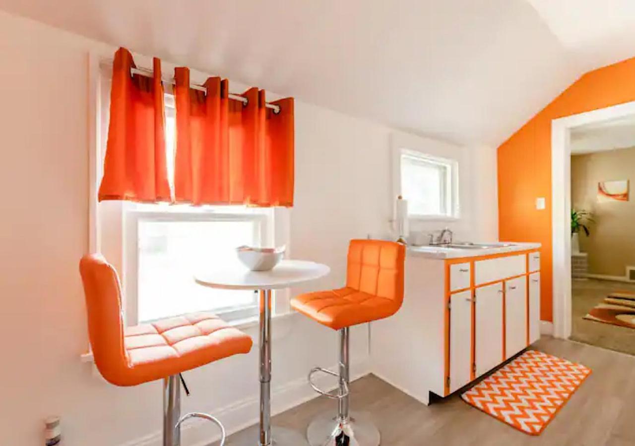 Willa La Naranja Retreat - Cozy Duplex Near Downtown With Parking, 300 Mb Wifi & Self Check In Cleveland Zewnętrze zdjęcie