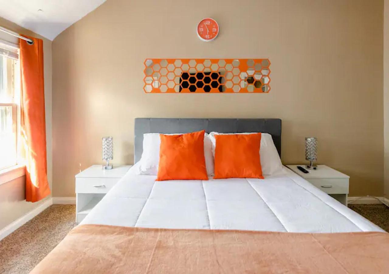 Willa La Naranja Retreat - Cozy Duplex Near Downtown With Parking, 300 Mb Wifi & Self Check In Cleveland Zewnętrze zdjęcie