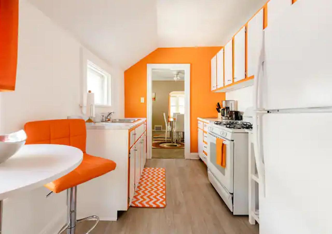 Willa La Naranja Retreat - Cozy Duplex Near Downtown With Parking, 300 Mb Wifi & Self Check In Cleveland Zewnętrze zdjęcie